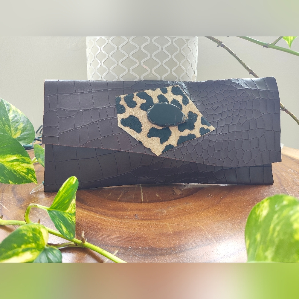 Elegant Brown Crocodile Pattern Clutch